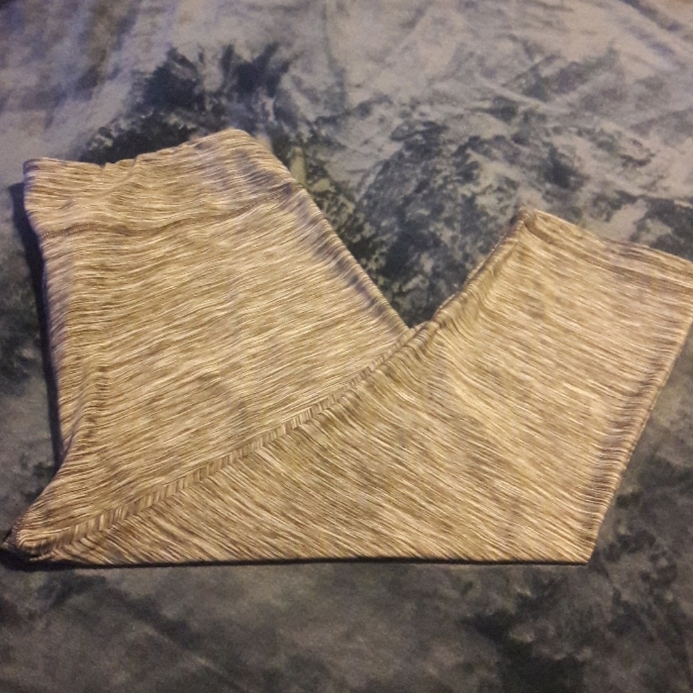 Workout capris - Picture 2 of 3